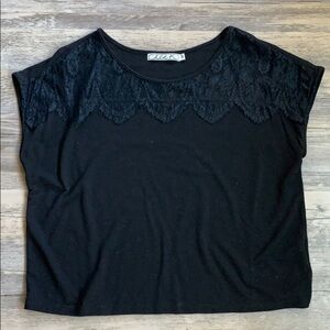 Women's Chloe K Lace Cap Sleeve Top Medium